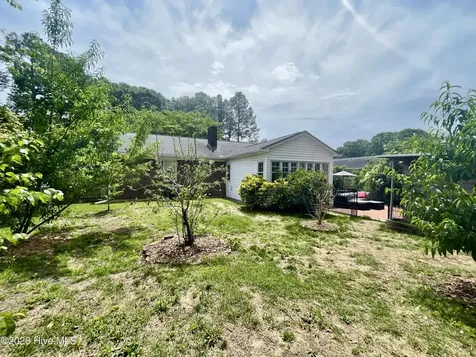 106 W Berkshire Road Greenville NC 27858