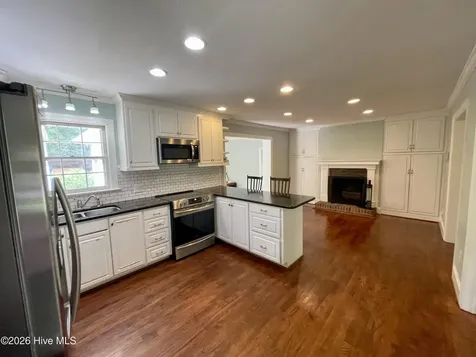 106 W Berkshire Road Greenville NC 27858