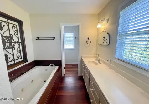 112 Oneal Drive Ocracoke NC 27960