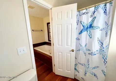 112 Oneal Drive Ocracoke NC 27960