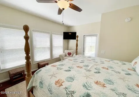 112 Oneal Drive Ocracoke NC 27960