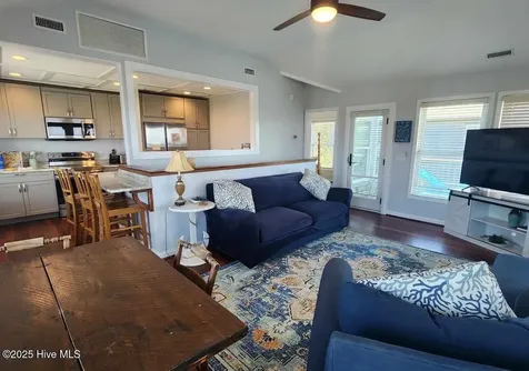 112 Oneal Drive Ocracoke NC 27960