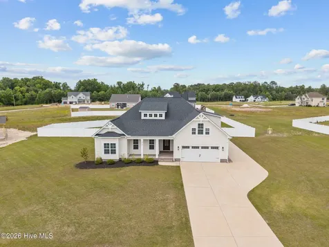 2737 Windflower Lane Grimesland NC 27837