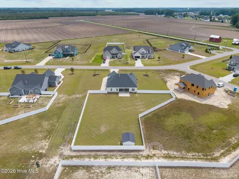 2737 Windflower Lane Grimesland NC 27837