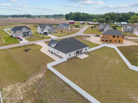 2737 Windflower Lane Grimesland NC 27837