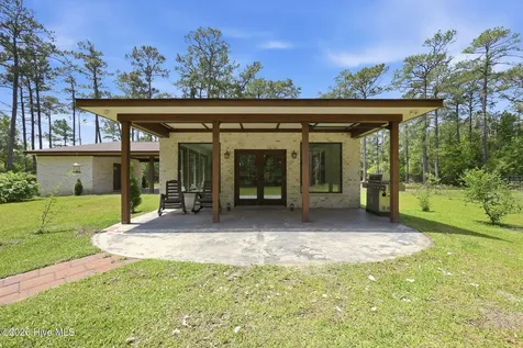 307 Crows Nest Road Beaufort NC 28516