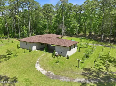 307 Crows Nest Road Beaufort NC 28516