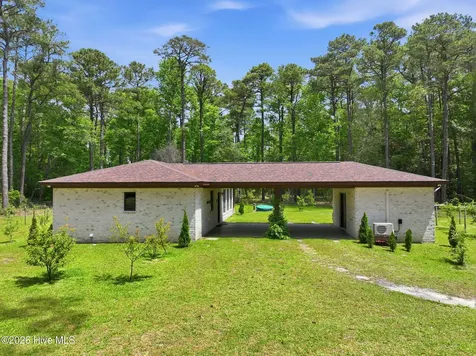 307 Crows Nest Road Beaufort NC 28516