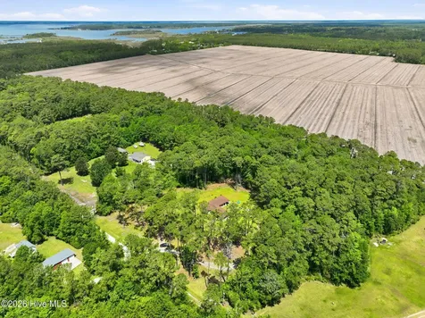307 Crows Nest Road Beaufort NC 28516