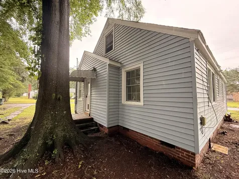 315 Woodlawn Drive Kinston NC 28501