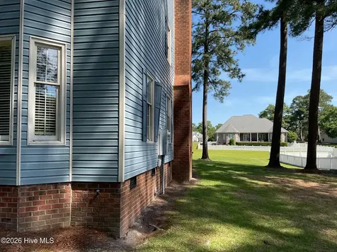 3028 Fox Run Circle Kinston NC 28504