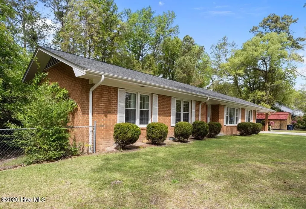 2213 Colony Plaza Jacksonville NC 28546