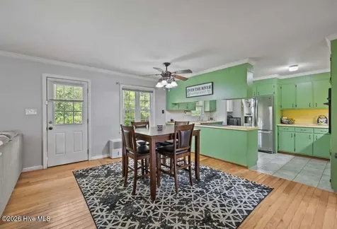 2213 Colony Plaza Jacksonville NC 28546