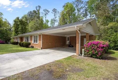 2213 Colony Plaza Jacksonville NC 28546