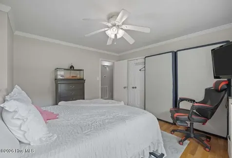 2213 Colony Plaza Jacksonville NC 28546