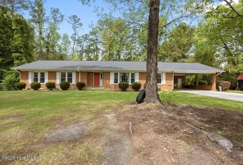 2213 Colony Plaza Jacksonville NC 28546