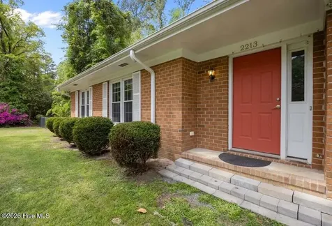 2213 Colony Plaza Jacksonville NC 28546