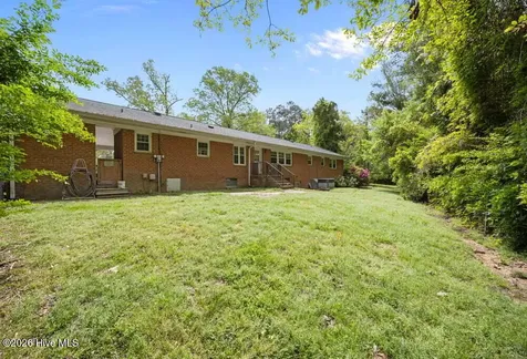2213 Colony Plaza Jacksonville NC 28546