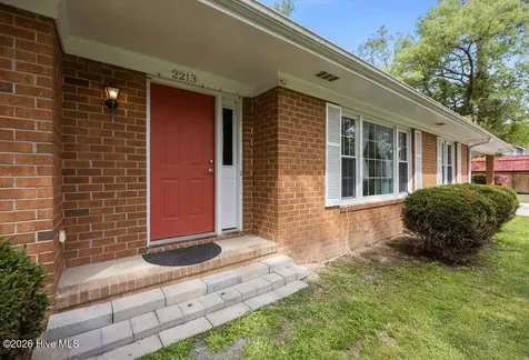 2213 Colony Plaza Jacksonville NC 28546