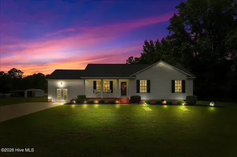2448 Troy Court Kinston NC 28504