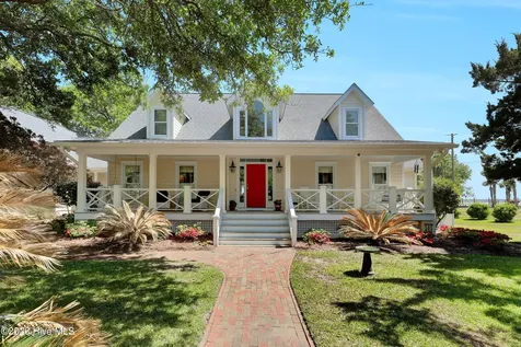 611 Moores Landing Road Hampstead NC 28443
