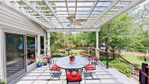 2406 Harbor Island Road New Bern NC 28562