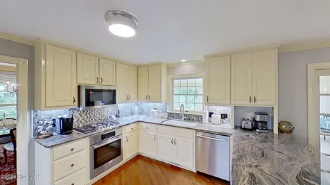 2406 Harbor Island Road New Bern NC 28562