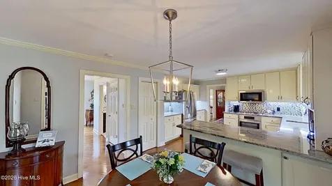 2406 Harbor Island Road New Bern NC 28562