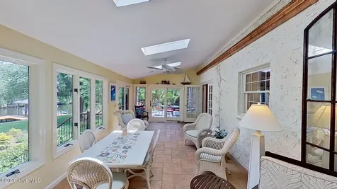 2406 Harbor Island Road New Bern NC 28562