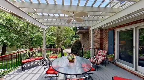 2406 Harbor Island Road New Bern NC 28562