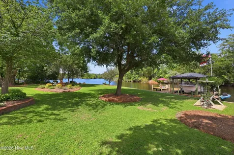 2406 Harbor Island Road New Bern NC 28562
