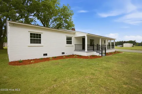 277 Bennetts Bridge Road Mount Olive NC 28365