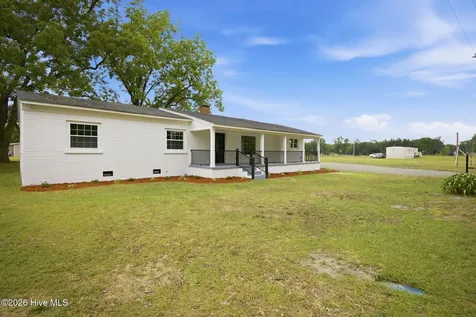 277 Bennetts Bridge Road Mount Olive NC 28365