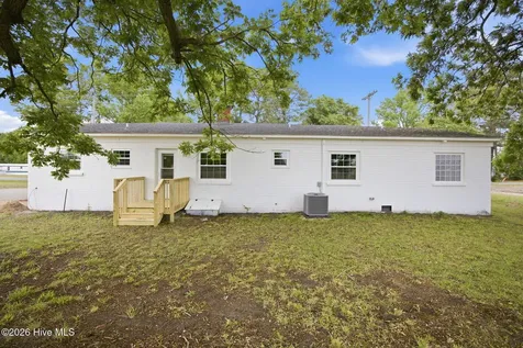 277 Bennetts Bridge Road Mount Olive NC 28365