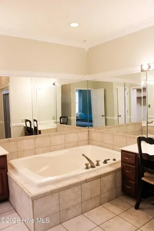 609 Robeson Avenue Lake Waccamaw NC 28450