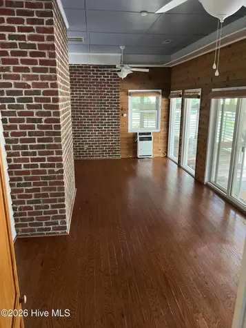 609 Robeson Avenue Lake Waccamaw NC 28450