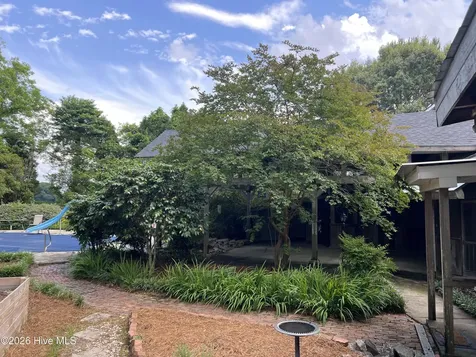 609 Robeson Avenue Lake Waccamaw NC 28450