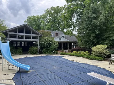 609 Robeson Avenue Lake Waccamaw NC 28450