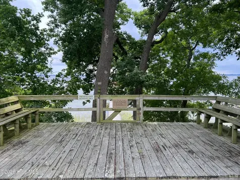 609 Robeson Avenue Lake Waccamaw NC 28450