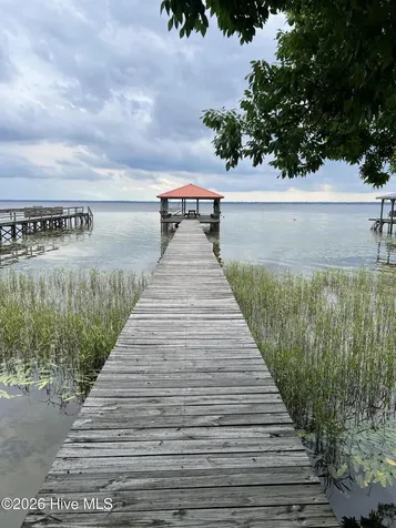 609 Robeson Avenue Lake Waccamaw NC 28450