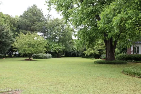 609 Robeson Avenue Lake Waccamaw NC 28450