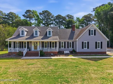 3163 Fox Run Circle Kinston NC 28504