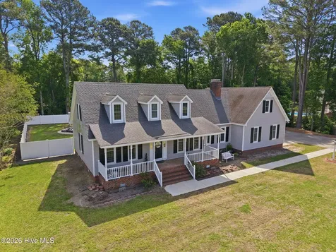 3163 Fox Run Circle Kinston NC 28504
