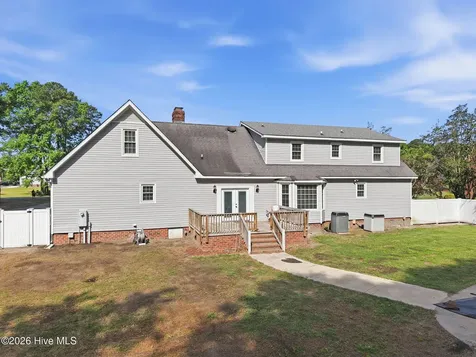 3163 Fox Run Circle Kinston NC 28504