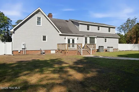 3163 Fox Run Circle Kinston NC 28504