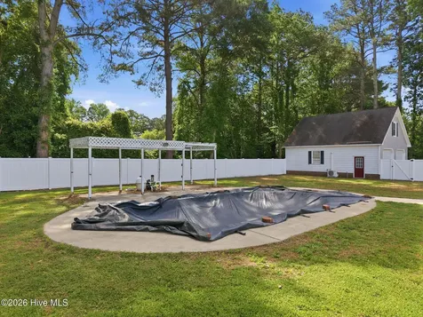 3163 Fox Run Circle Kinston NC 28504