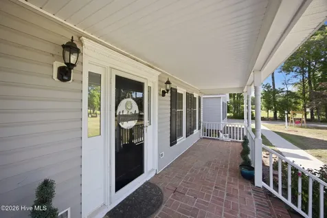 3163 Fox Run Circle Kinston NC 28504