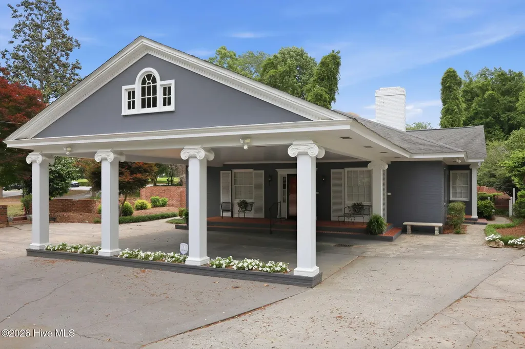 1207 Country Club Drive Kinston NC 28504