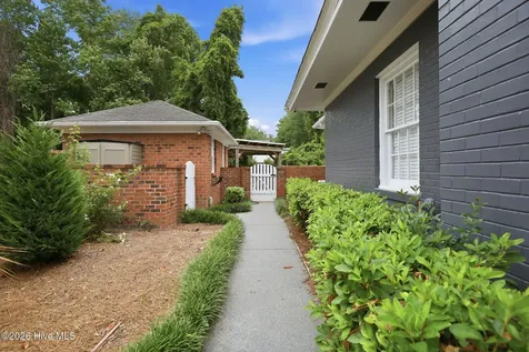 1207 Country Club Drive Kinston NC 28504