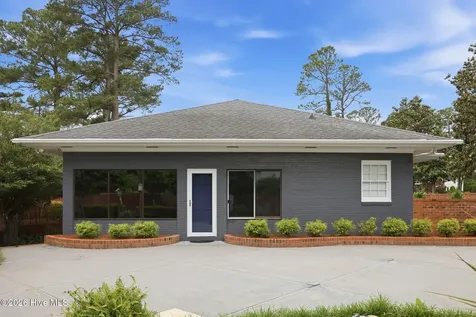 1207 Country Club Drive Kinston NC 28504